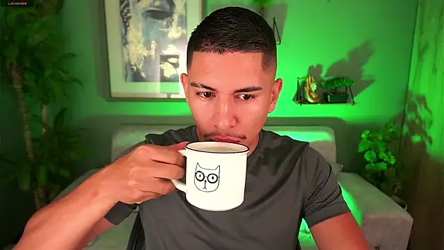 Snapshot of Aaronfox_x chatting on 03.14.25 Aaronfox x online show from 03.14.25