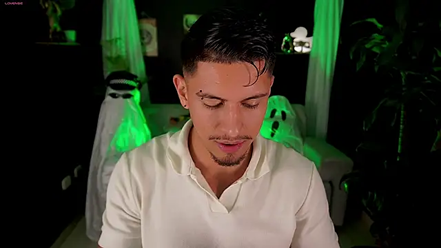 Snapshot of Aaronfox_x chatting on 10.09.25 Aaronfox x online show from 10.09.25