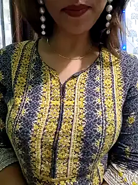 MIss-Naina online show from 01.05.25