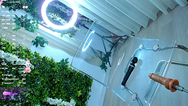 Snapshot of VivienCarter chatting on 01.15.25 VivienCarter online show from 01.15.25