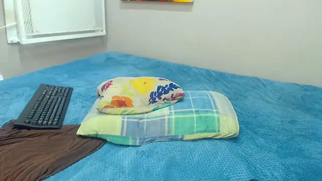 Snapshot of AMAZINGSHAZZXXX chatting on 02.19.25 AMAZINGSHAZZXXX online show from 02.19.25