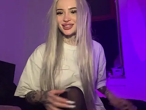 Snapshot of madelinexx chatting on 02.07.25 madelinexx online show from 02.07.25