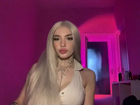 Snapshot of madelinexx chatting on 02.16.25 madelinexx online show from 02.16.25