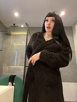 Snapshot of madelinexx chatting on 11.04.25 madelinexx online show from 11.04.25