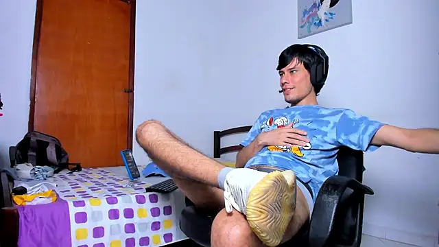 Huge latin cock online show from 12.23.24