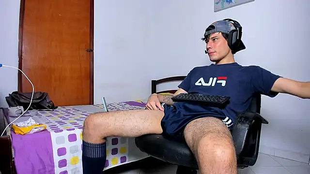 Huge latin cock online show from 12.27.24