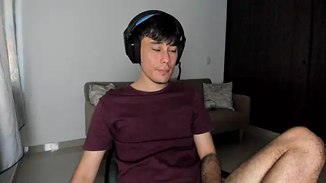 Huge latin cock online show from 10.13.25