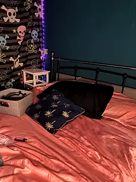 Alissabluesc online show from 12.17.25