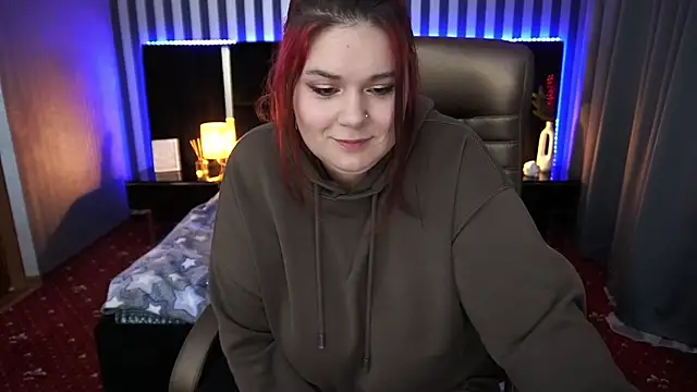 Snapshot of BettyDark chatting on 01.30.25 BettyDark online show from 01.30.25