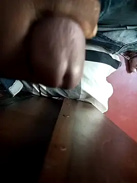 Snapshot of sadunt chatting on 03.14.25 sadunt online show from 03.14.25