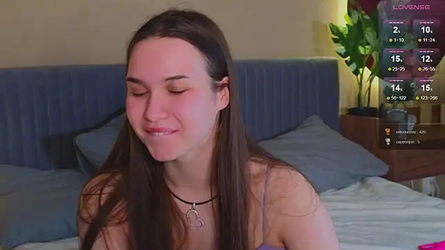 Roxie Mils online show from 12.30.24