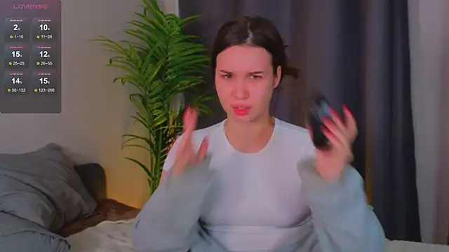 Roxie Mils online show from 01.19.25