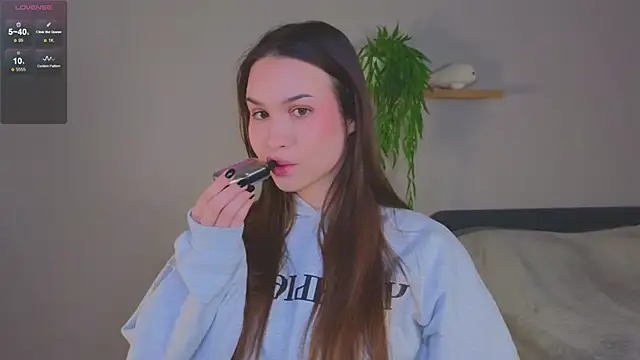 Roxie Mils online show from 02.06.25