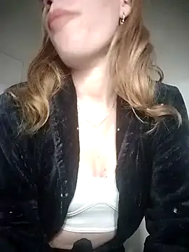 EvaRush online show from 10.05.25