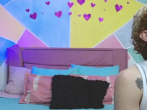 Snapshot of tylor_boy chatting on 09.09.25 tylor boy online show from 09.09.25