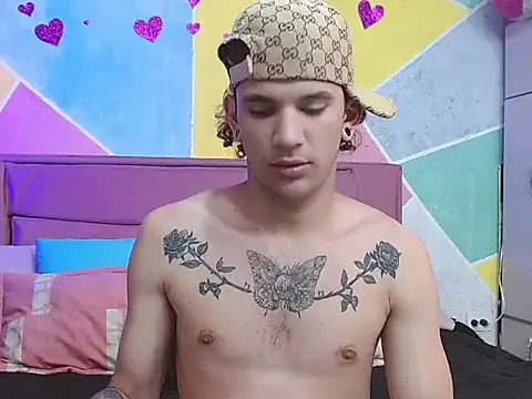 Snapshot of tylor_boy chatting on 09.17.25 tylor boy online show from 09.17.25