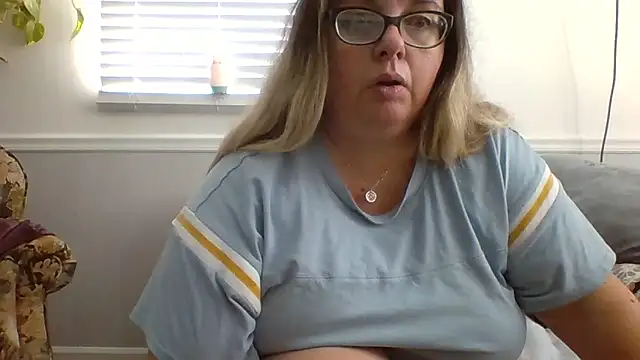 LauLauPAWG online show from 01.17.25