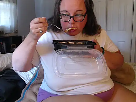 LauLauPAWG online show from 09.19.25