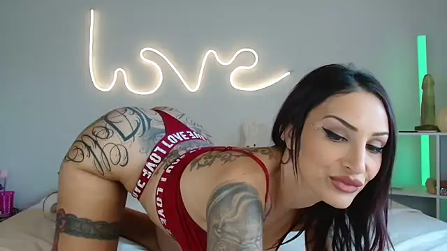 JuliaVegaOff online show from 05.07.26
