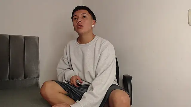 alex-lover online show from 02.26.25