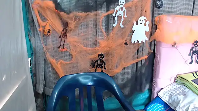 mom son dirty online show from 10.31.25