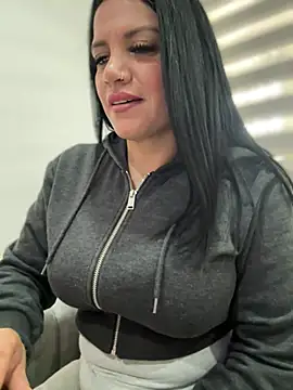 Snapshot of Milff_parkerrr chatting on 01.14.25 Milff parkerrr online show from 01.14.25