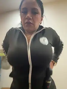 Snapshot of Milff_parkerrr chatting on 01.15.25 Milff parkerrr online show from 01.15.25