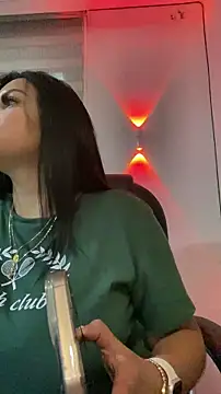 Snapshot of Milff_parkerrr chatting on 12.22.25 Milff parkerrr online show from 12.22.25