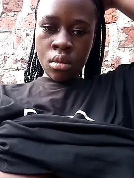 Snapshot of Sassy_boobs21 chatting on 04.09.26 Sassy boobs21 online show from 04.09.26