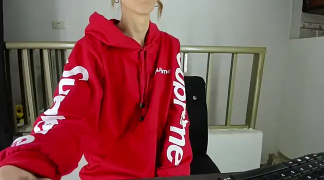 RachelJones  online show from 02.05.25