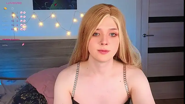  yourFoxy  online show from 01.05.26