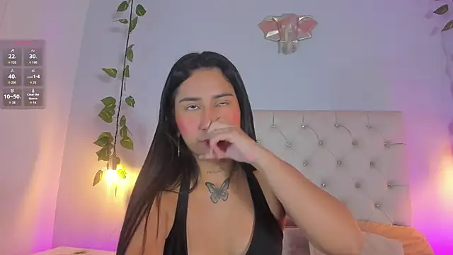 Snapshot of Isabella_Flowers chatting on 12.02.25 Isabella Flowers online show from 12.02.25