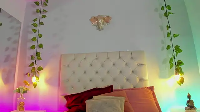 Isabella Flowers online show from 02.13.26