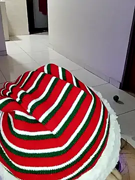 Snapshot of Salomecam30 chatting on 12.20.24 Salomecam30 online show from 12.20.24