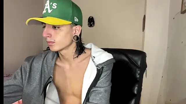 Matthew Dixonn online show from 02.05.25