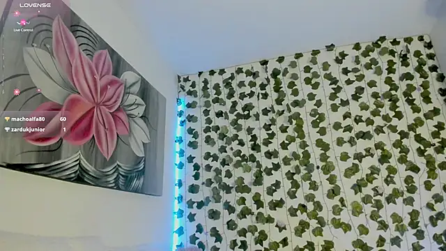 Snapshot of daren_paulina chatting on 02.07.25 daren paulina online show from 02.07.25