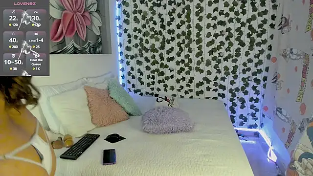 Snapshot of daren_paulina chatting on 02.24.25 daren paulina online show from 02.24.25