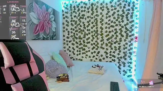 Snapshot of daren_paulina chatting on 03.08.25 daren paulina online show from 03.08.25