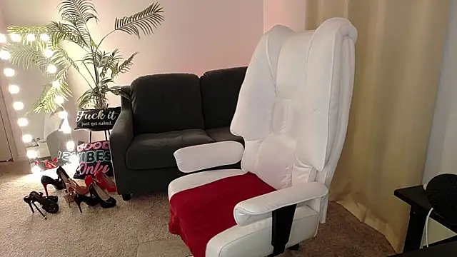 YourMarthaMayer online show from 03.05.25