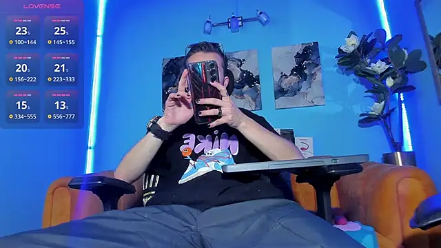 Snapshot of _hairybeard_ chatting on 09.15.25 hairybeard online show from 09.15.25