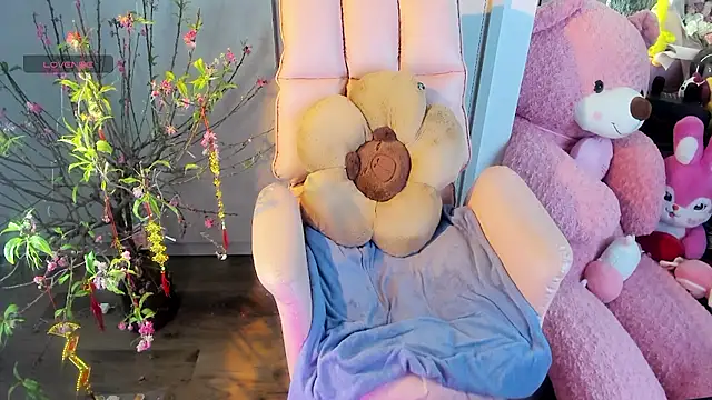 Snapshot of _Dau_ chatting on 02.10.25 Dau online show from 02.10.25