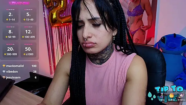 Snapshot of TinnaDawsom chatting on 03.18.25 TinnaDawsom online show from 03.18.25