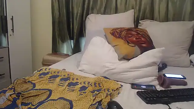 Foxybrownxx1 online show from 09.28.25