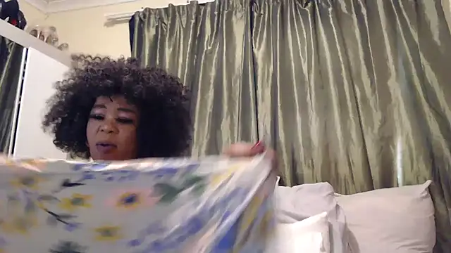 Foxybrownxx1 online show from 09.29.25