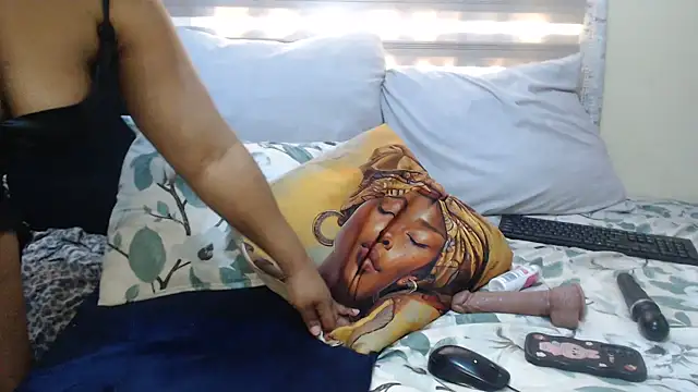 Snapshot of Foxybrownxx1 chatting on 06.24.26 Foxybrownxx1 online show from 06.24.26