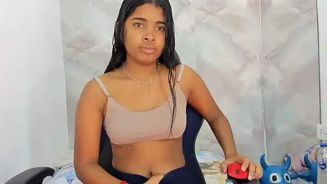 Snapshot of aitanacortes chatting on 10.12.25 aitanacortes online show from 10.12.25