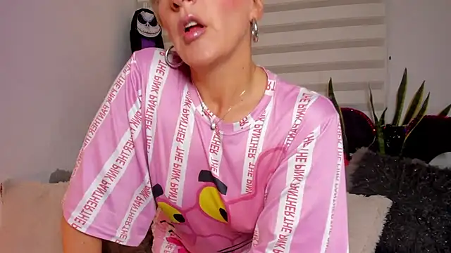 Sammykatt online show from 10.18.25