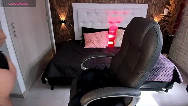 samantha  karolstone online show from 02.06.25