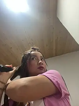 Snapshot of queen_angelique chatting on 02.28.26 queen angelique online show from 02.28.26