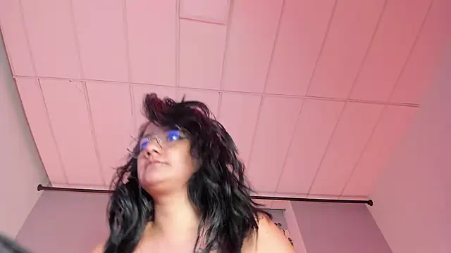 Snapshot of KylieMaxwell chatting on 03.14.25 KylieMaxwell online show from 03.14.25